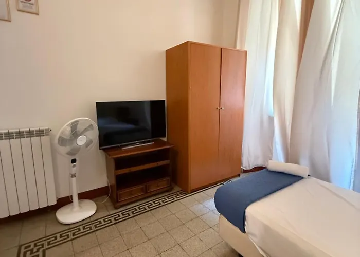 Emanuela Hostel Róma